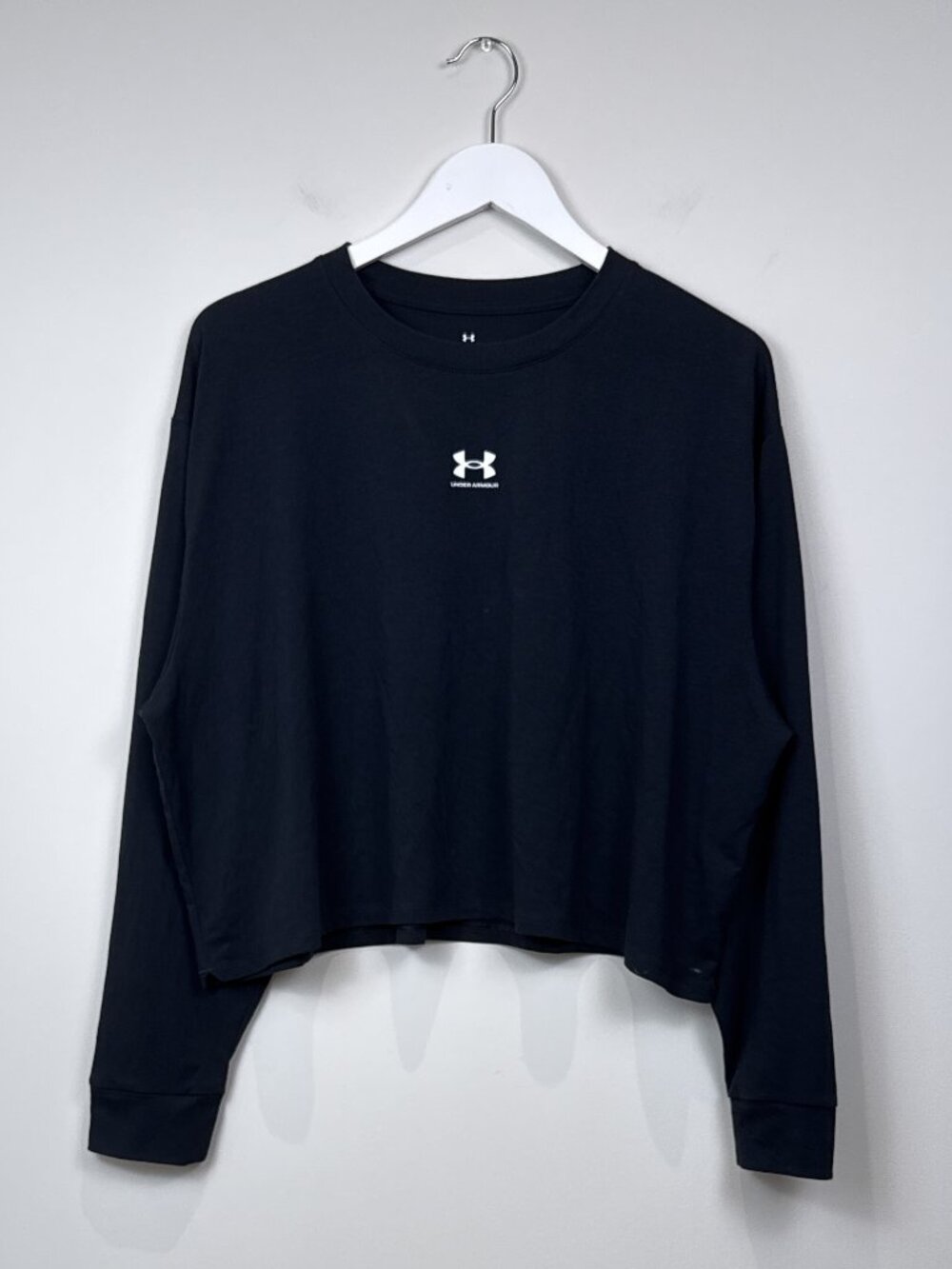 Under Armour Womens L Black Cropped Long Sleeve Crewneck Workout T-Shirt Loose